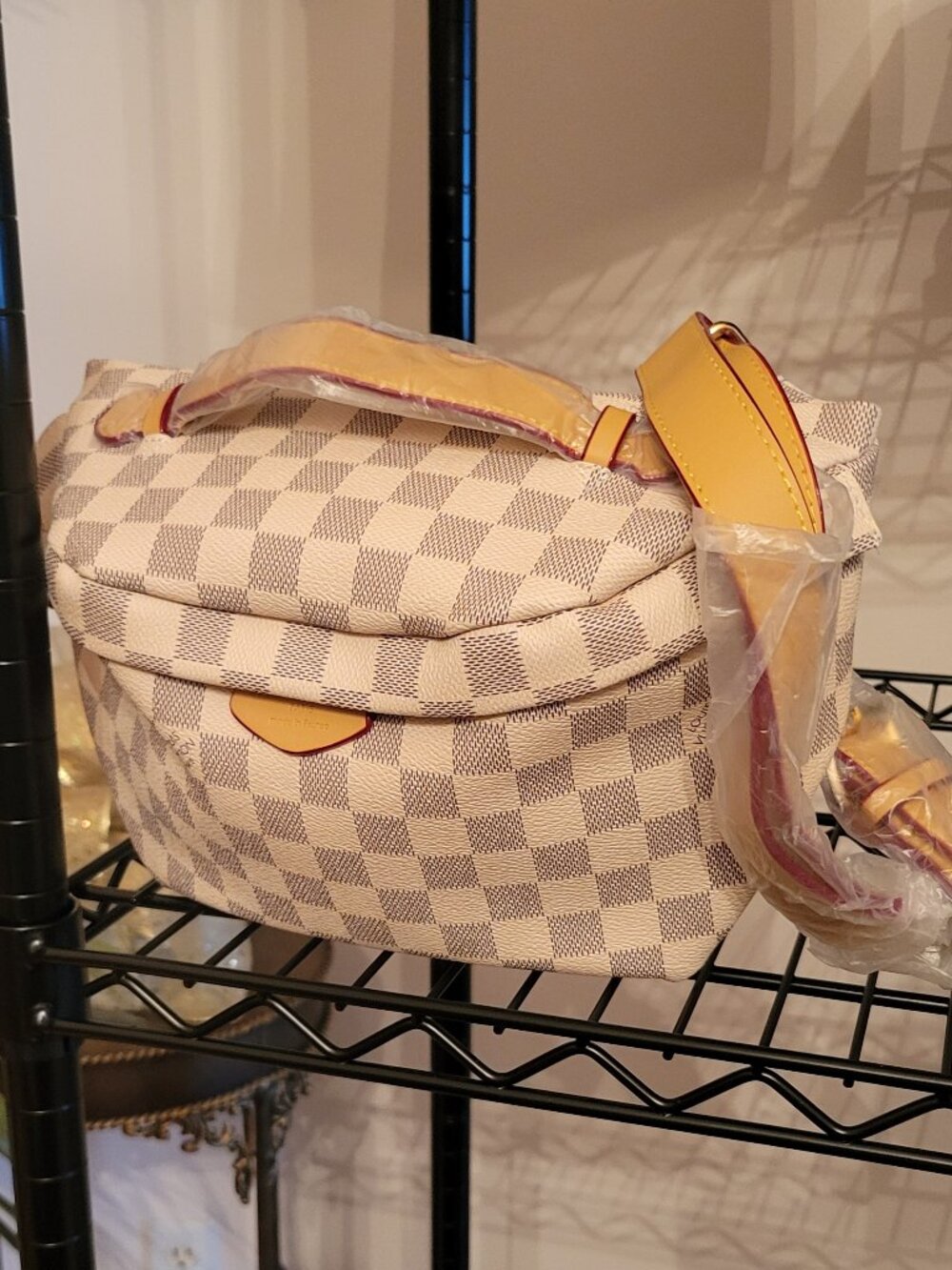 **BUM BAG!! White w/grey checker pattern.  No brand. Never used.